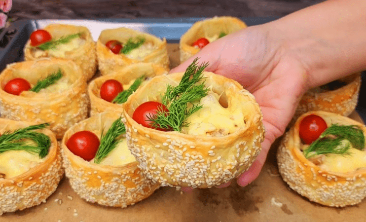 Muffin salati con pollo e funghi