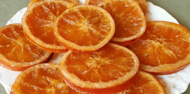 Come preparare deliziose fette d'arancia candite senza zucchero