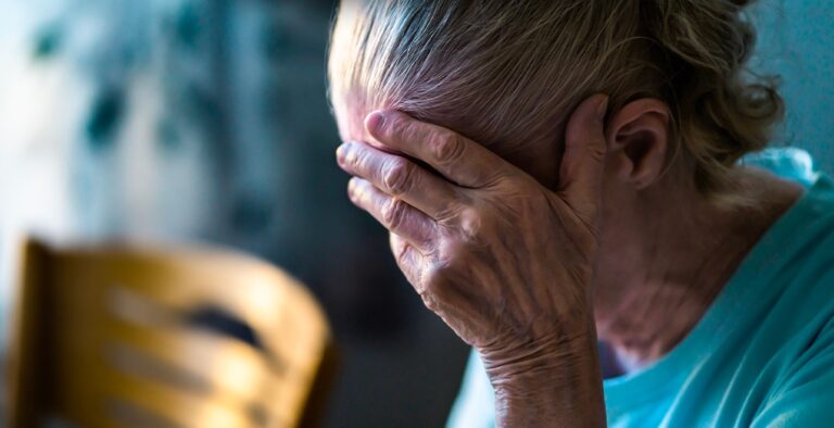 Alzheimer: approvato dalla FDA il primo test del sangue per diagnosticare la malattia nelle fasi iniziali