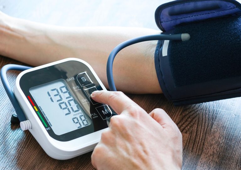 Valori di pressione normali in base all’età: guida completa